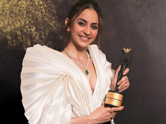 Super Stylish Rakul At Pink Villa Awards